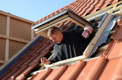 Pose de fenêtres de toit Velux à Doye